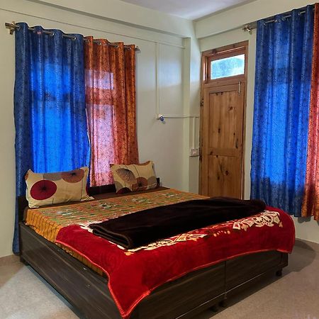 New Brahma Cafe Guest House Kalgha Екстериор снимка