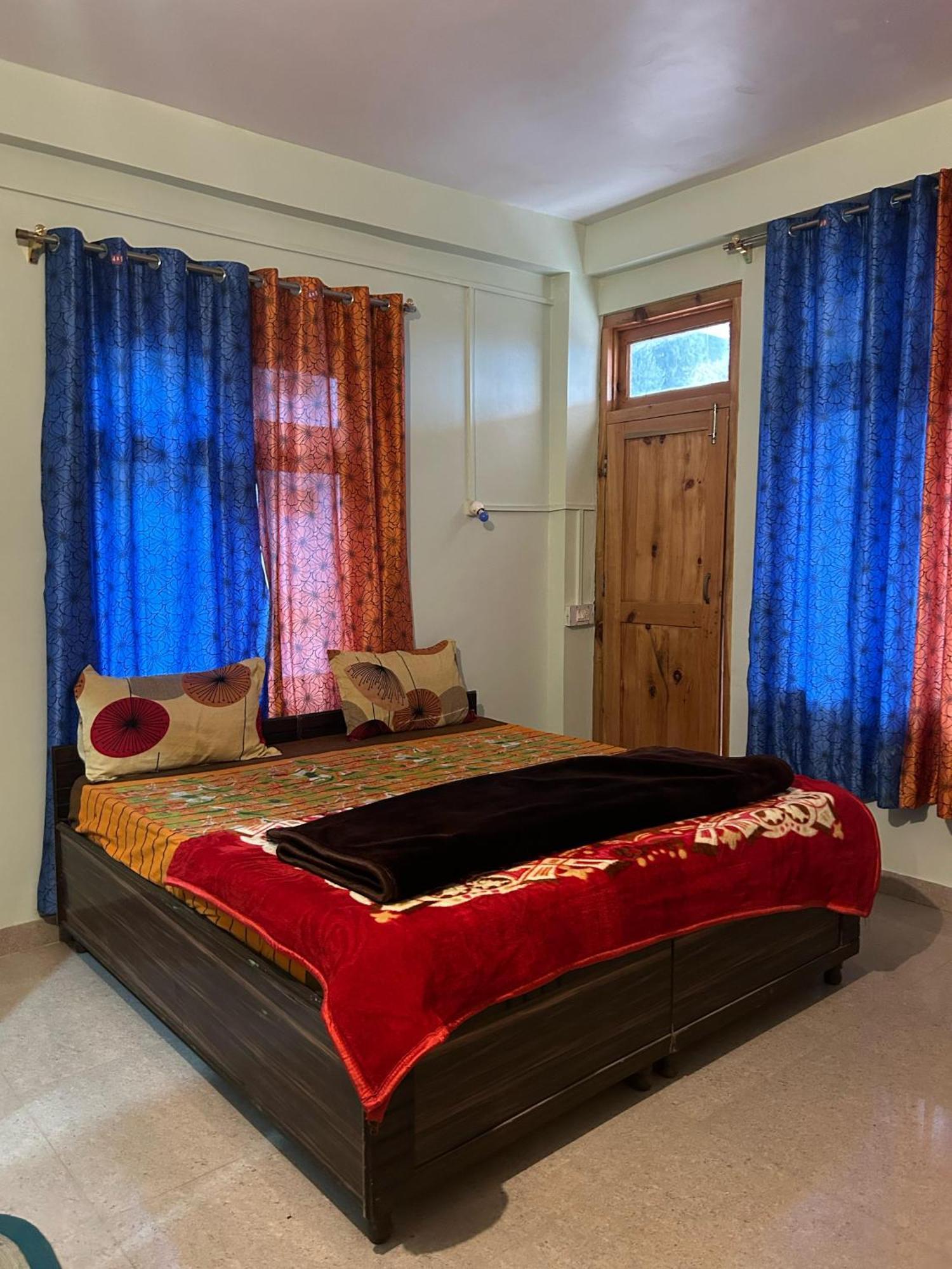 New Brahma Cafe Guest House Kalgha Екстериор снимка