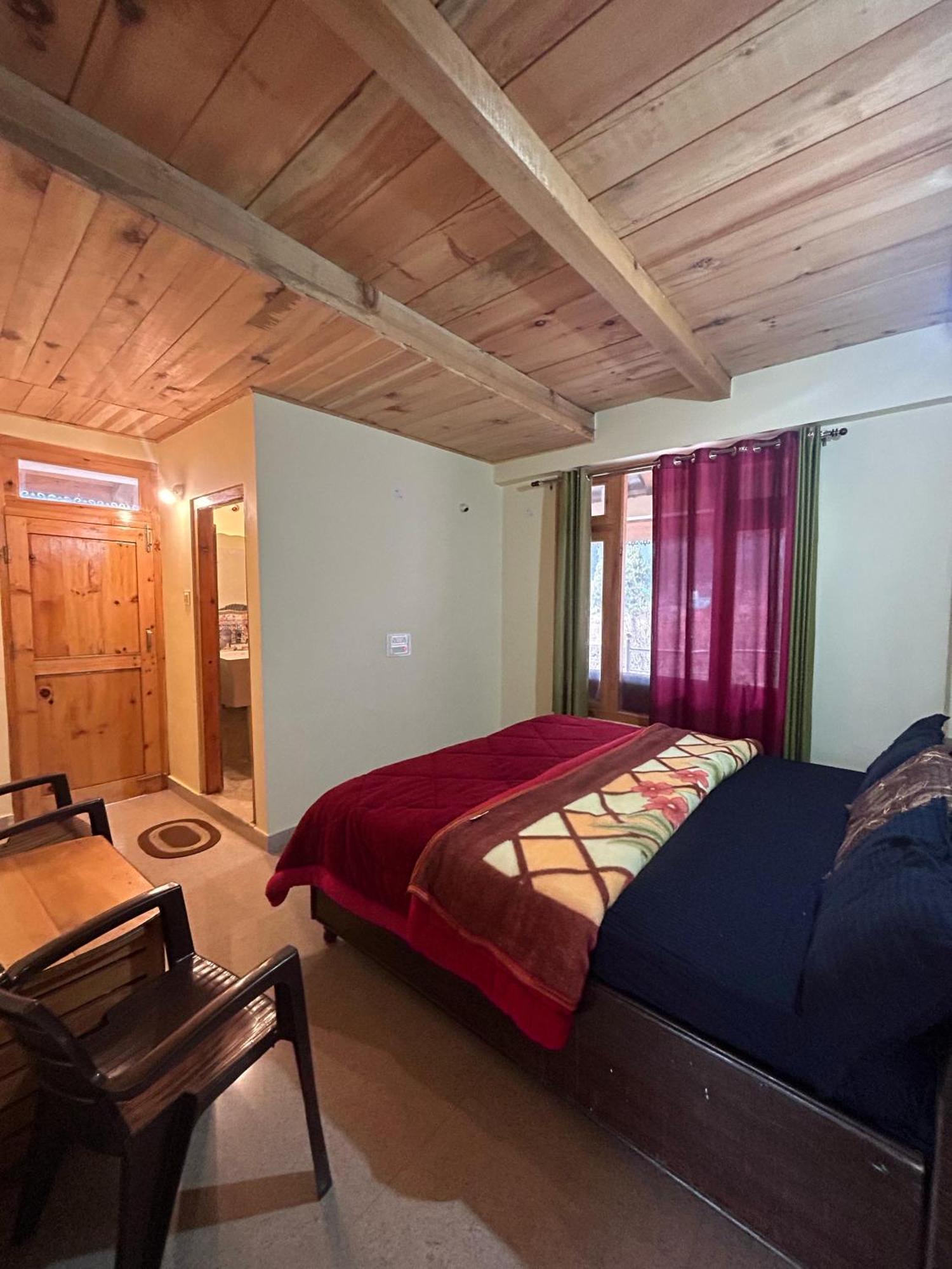 New Brahma Cafe Guest House Kalgha Екстериор снимка