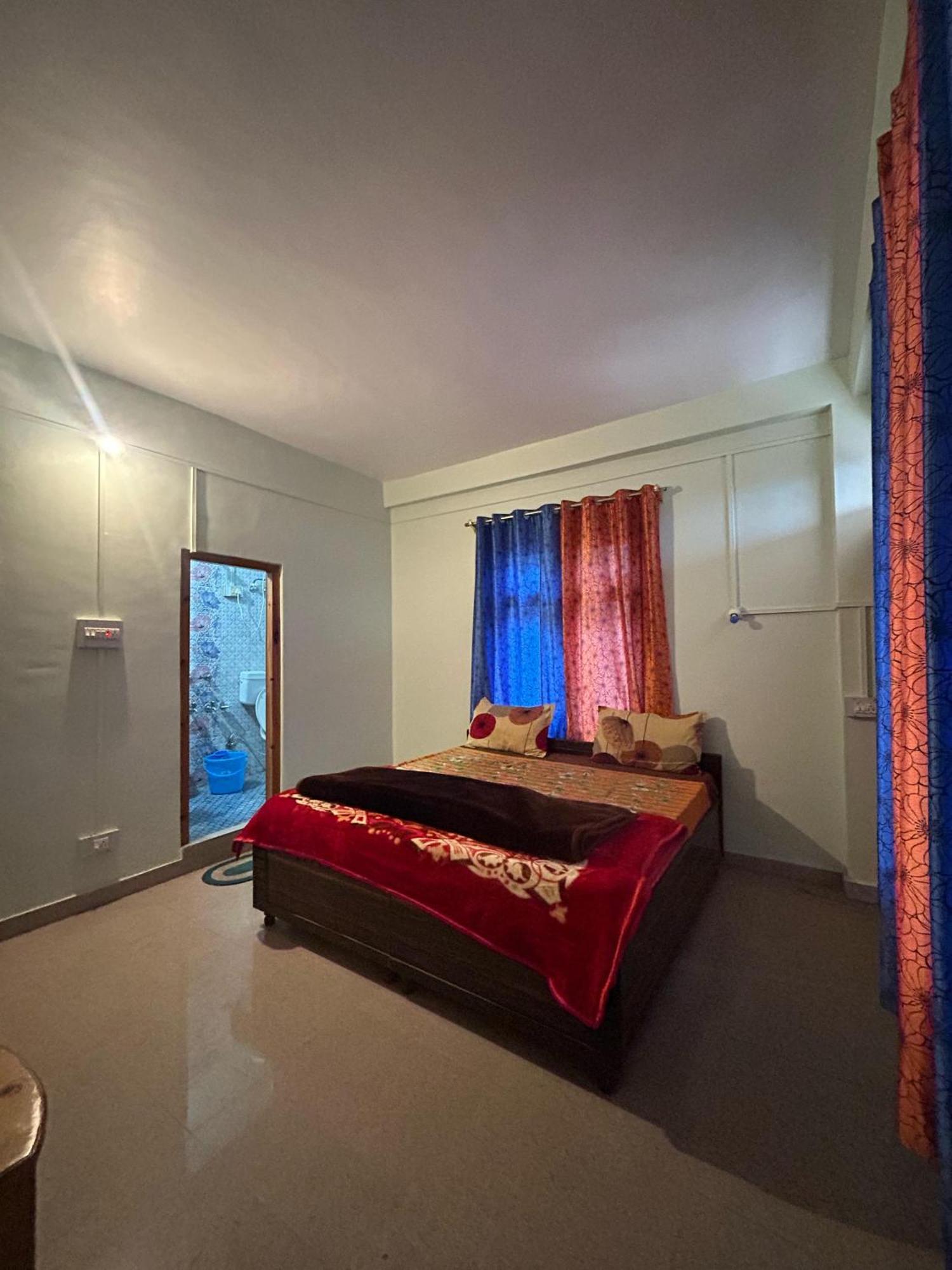 New Brahma Cafe Guest House Kalgha Екстериор снимка