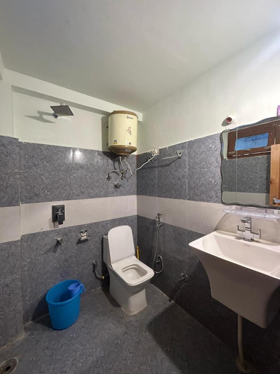 New Brahma Cafe Guest House Kalgha Екстериор снимка