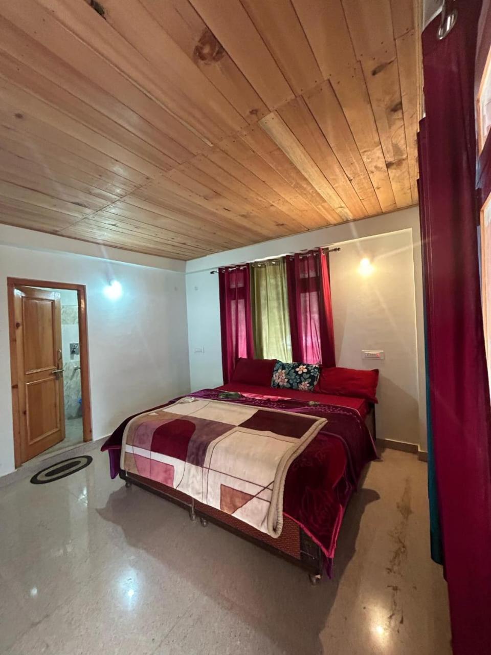 New Brahma Cafe Guest House Kalgha Екстериор снимка