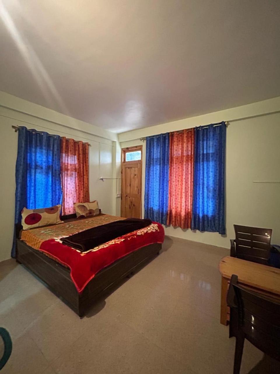 New Brahma Cafe Guest House Kalgha Екстериор снимка