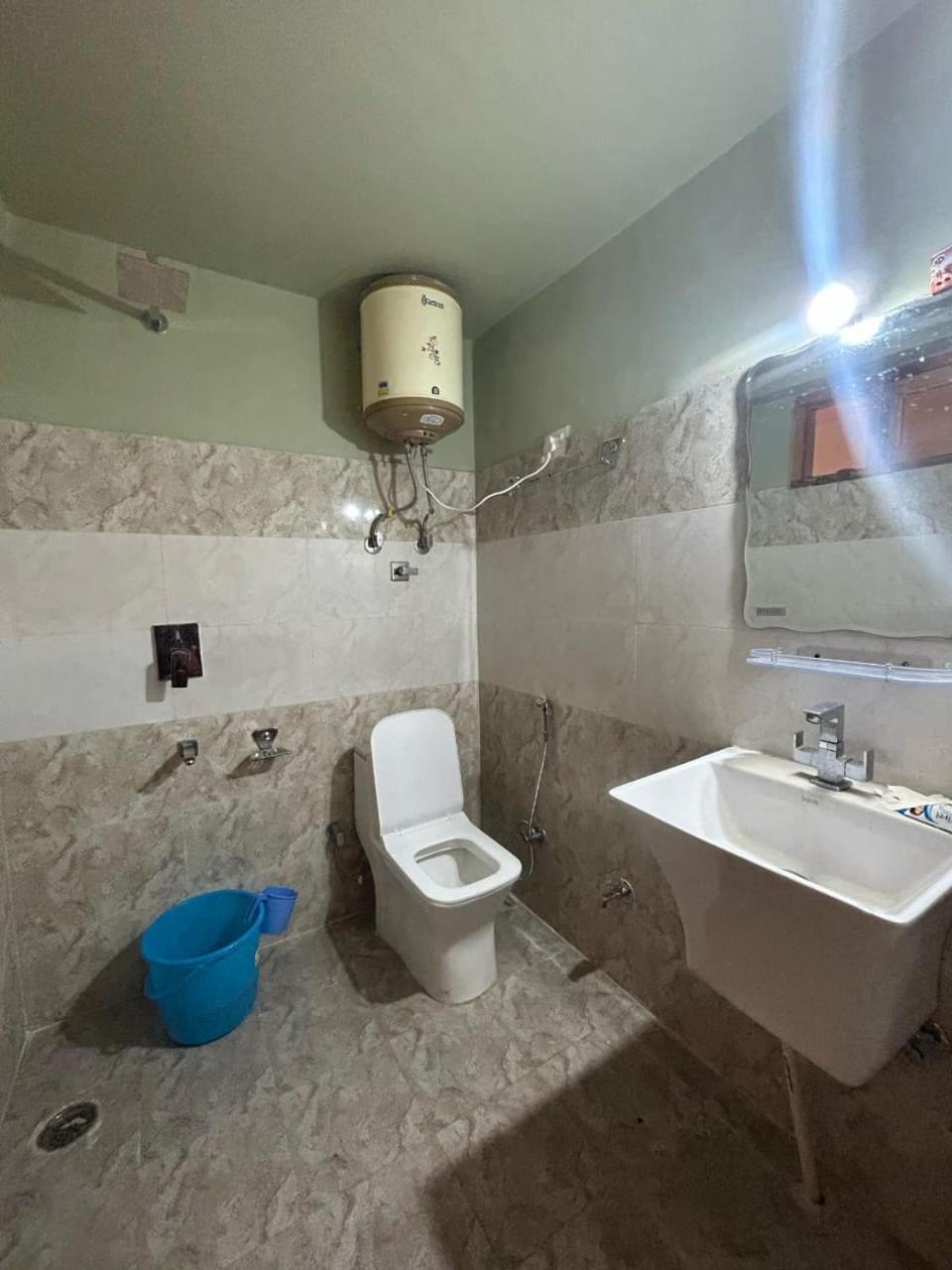 New Brahma Cafe Guest House Kalgha Екстериор снимка