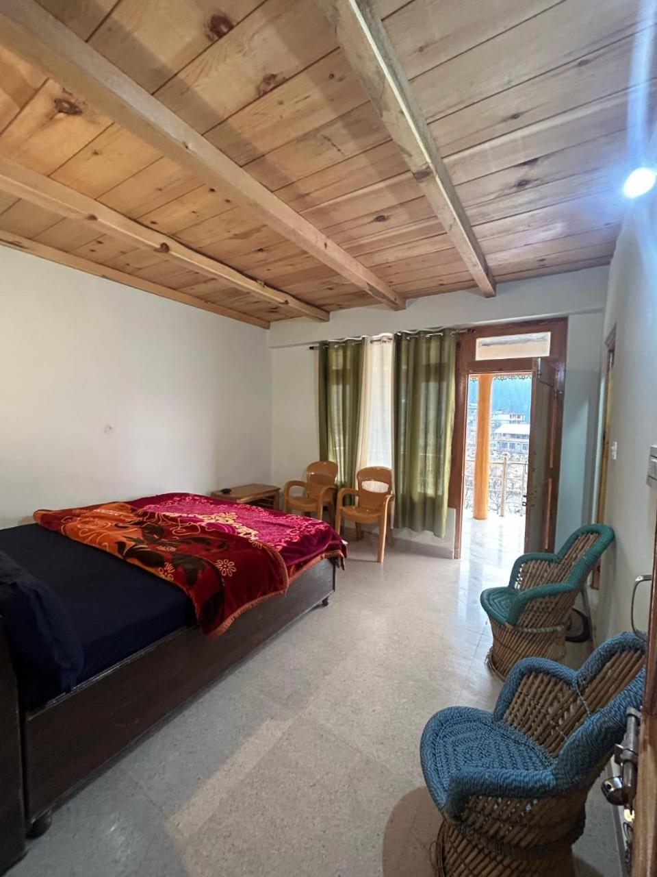 New Brahma Cafe Guest House Kalgha Екстериор снимка