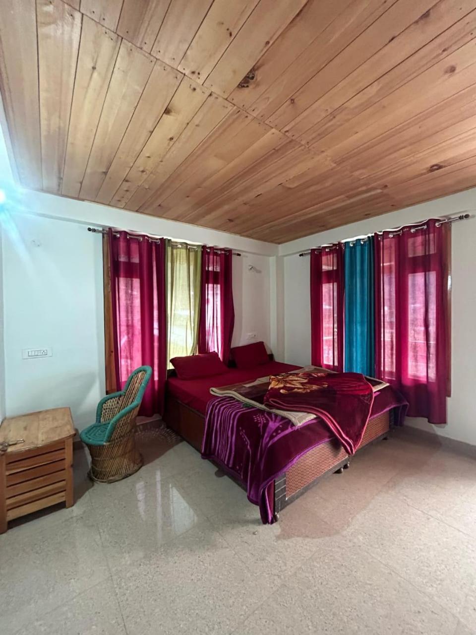 New Brahma Cafe Guest House Kalgha Екстериор снимка