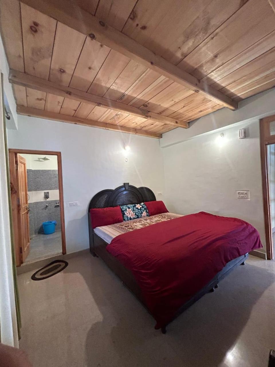 New Brahma Cafe Guest House Kalgha Стая снимка